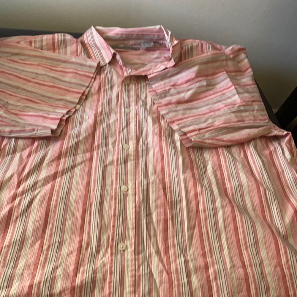 Short sleeve pink button down dress shirt